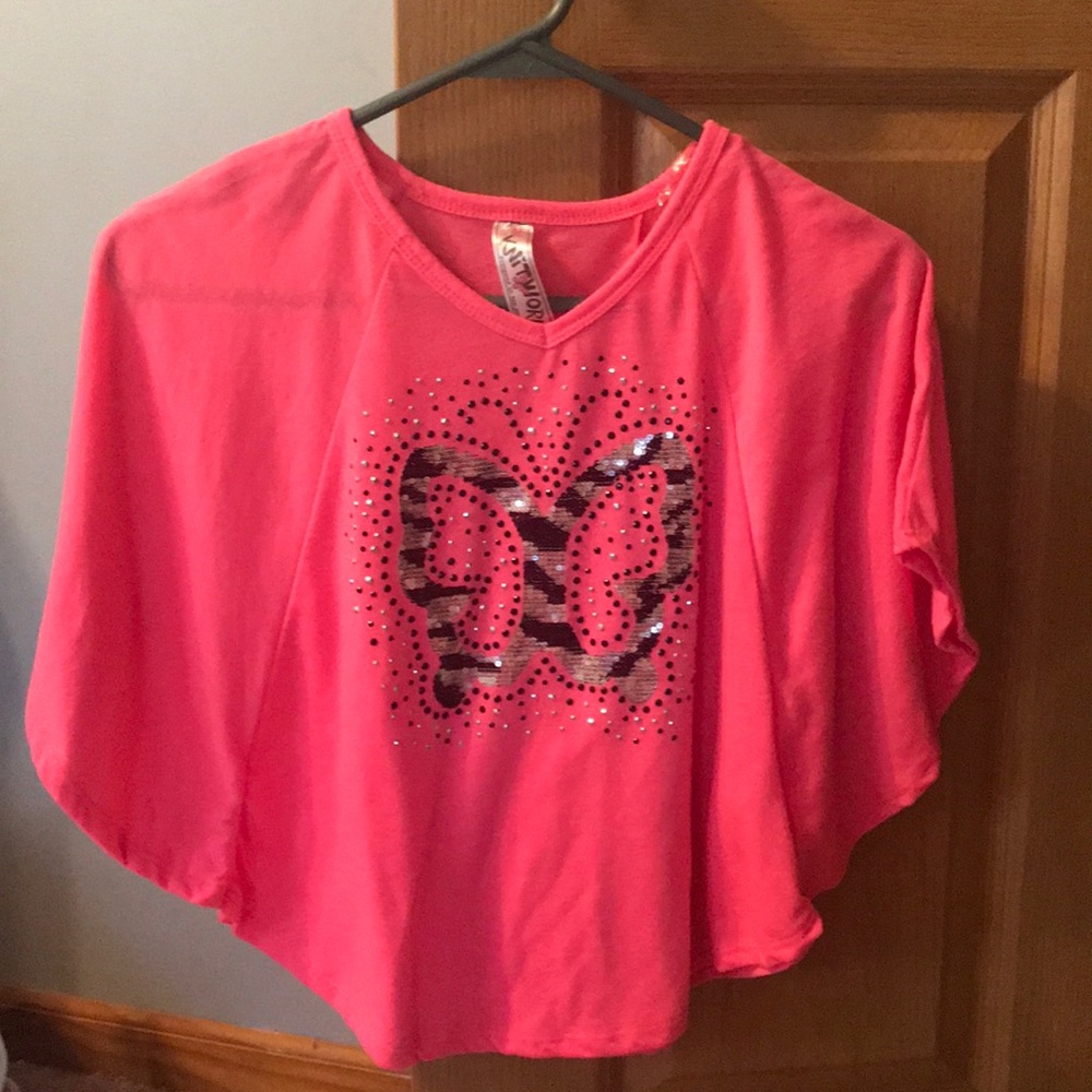 Hot pink butterfly kids breezy shirt size S (7/8)